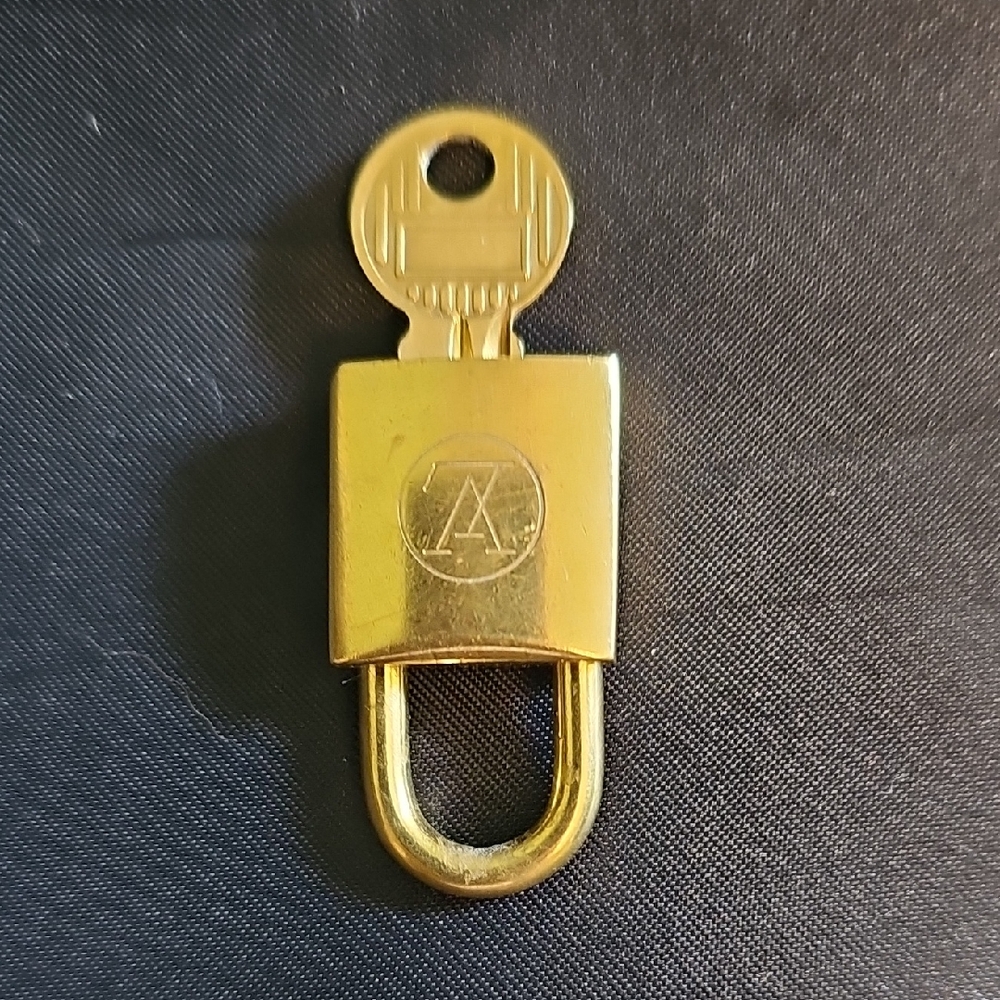 #226 Louis Vuitton Lock and Key 🔐